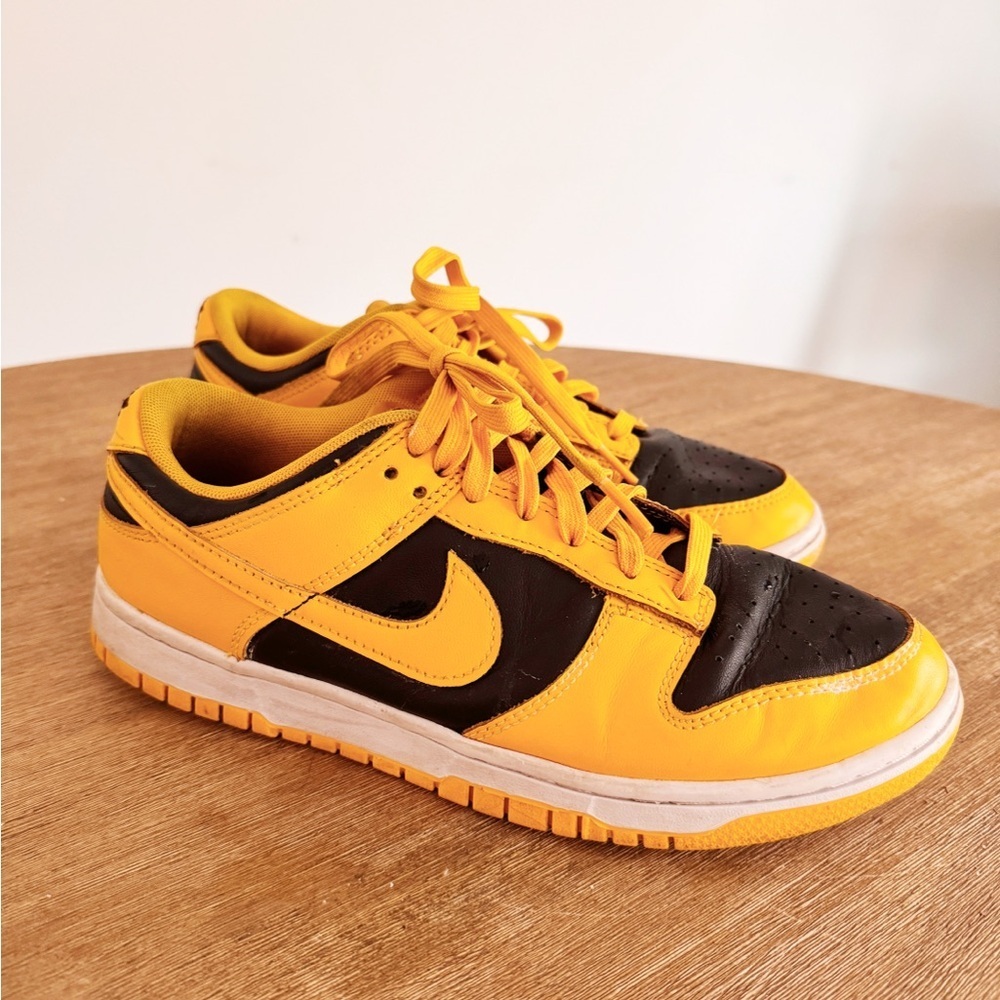 Nike dunk Low-Top goldenrod size 8